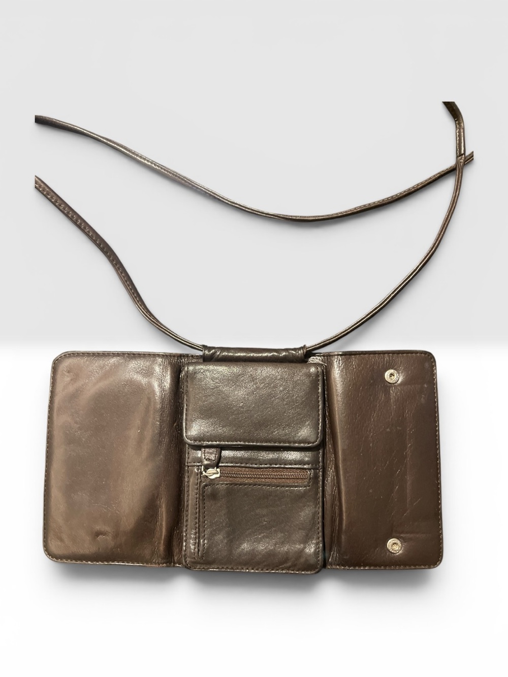 Classic Brown Leather Crossbody wallet - Picture 3 of 5